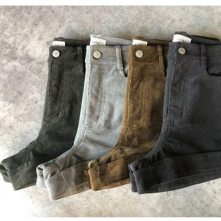 アリシアスタン(ALEXIA STAM)のjuemi Luster High-WaistedCorduroy Shorts(ショートパンツ)