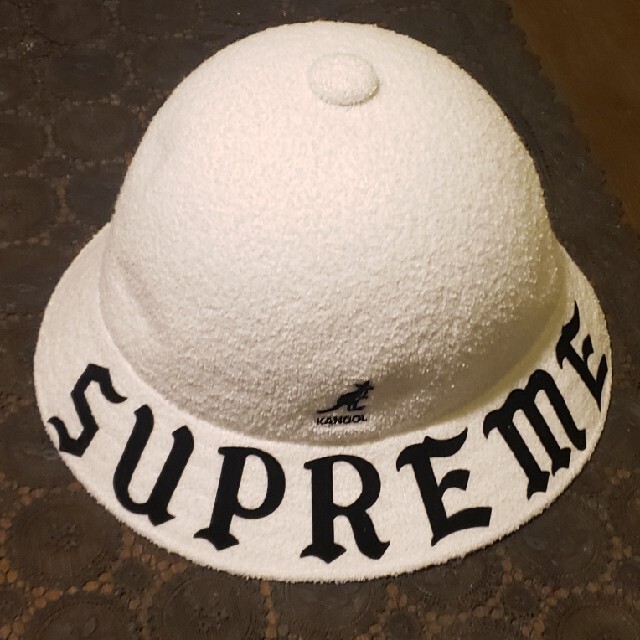 Supreme(シュプリーム)のsupreme 　新品、未使用！！ メンズの帽子(ハット)の商品写真