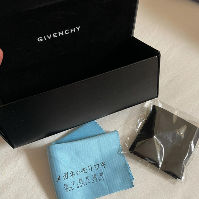 GIVENCHY(ジバンシィ)のジバンシー　メガネケース　新品未使用　訳あり メンズのファッション小物(サングラス/メガネ)の商品写真