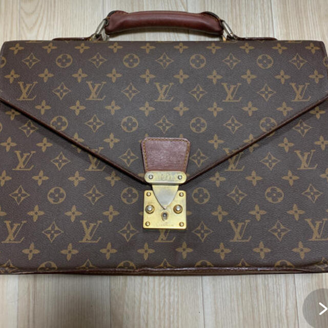 ルイヴィトン　LOUIS VUITTON ブリーフケース