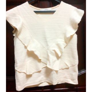 グースィー(goocy)のgoocy 新作クロスフリルカットTOP(カットソー(半袖/袖なし))