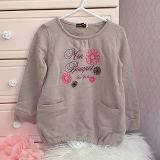 ベベ(BeBe)のBebe 刺繍入り　トレーナー　110cm(Tシャツ/カットソー)