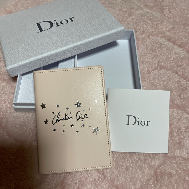 Christian Dior(クリスチャンディオール)のDio 手帳カバー お値下げさせて頂きます・直営店にて 早い人優先 インテリア/住まい/日用品の文房具(カレンダー/スケジュール)の商品写真