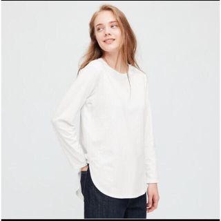 ユニクロ(UNIQLO)のユニクロ　コットンロングシャツテールT(カットソー(長袖/七分))