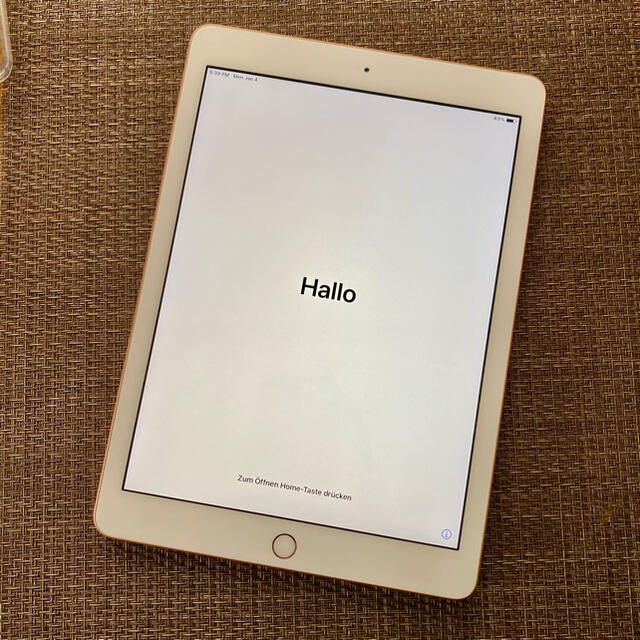 iPad 第6世代　128GB Wi-Fiモデル　Apple