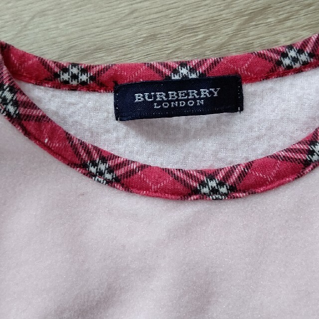 BURBERRY(バーバリー)のバーバリー　ピンク　熊ちゃんケープ キッズ/ベビー/マタニティのベビー服(~85cm)(ジャケット/コート)の商品写真