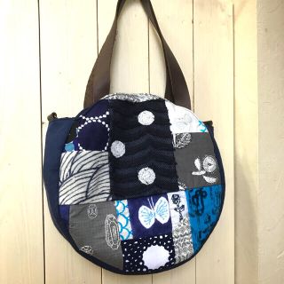 ミナペルホネン(mina perhonen)のミナペルホネン　ハンドメイド　まんまるトートバッグ　Dカン付き(バッグ)