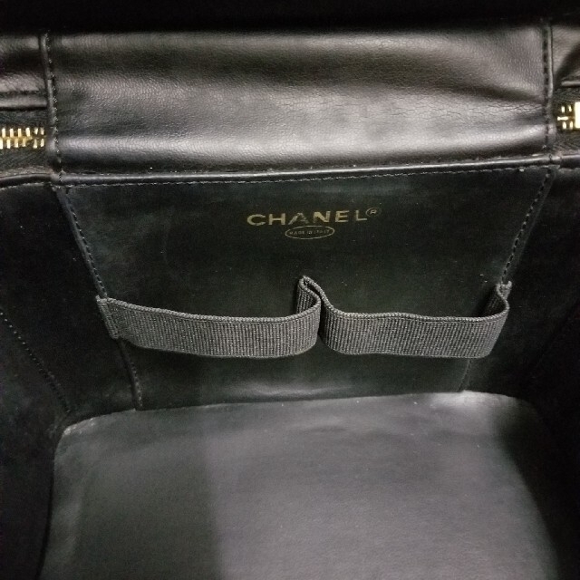 CHANEL(シャネル)のCHANELシャネル　キャビアバニティバッグ レディースのバッグ(ハンドバッグ)の商品写真