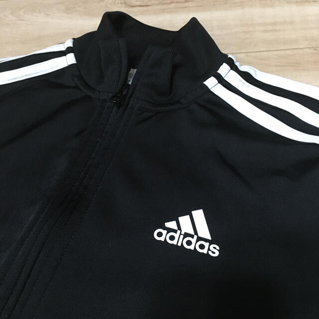 adidas(アディダス)のadidas 140 ジャージ　ブラック キッズ/ベビー/マタニティのキッズ服男の子用(90cm~)(ジャケット/上着)の商品写真