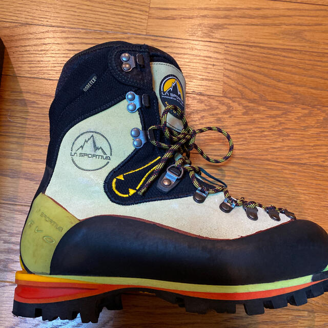 スポルティバ　ネパール　LA SPORTIVA 　Nepal   雪山登山　冬山