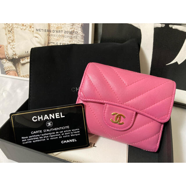 【27番台】CHANEL シャネル ミニ財布 三つ折り シェブロン Vステッチ素材ラムスキン