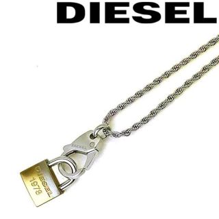 ディーゼル(DIESEL)の【新品・未使用】DIESEL ネックレス 南京錠型チャーム【正規品】(ネックレス)