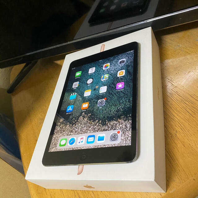 完動品　iPad mini2 16GB セルラー　AU アイパッド　ミニ2世代