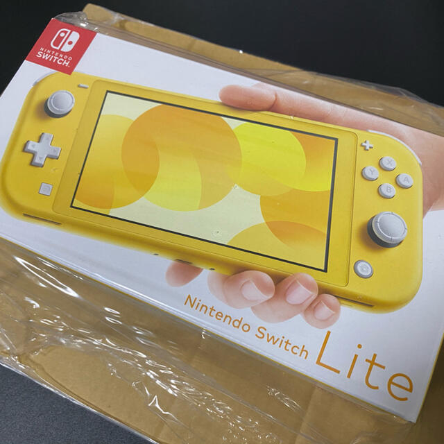 任天堂(ニンテンドウ)の【即日発送可】Nintendo Switch Lite イエロー エンタメ/ホビーのゲームソフト/ゲーム機本体(携帯用ゲーム機本体)の商品写真