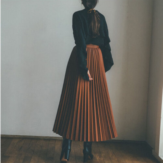 ENFOLD(エンフォルド)のCLANE  ACCORDION PLEAT LEATHER SKIRT タグ付 レディースのスカート(ロングスカート)の商品写真