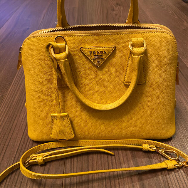 お値下げ中❗️PRADA バック イエロー お値下げ中❗️PRADA バック イエロー
