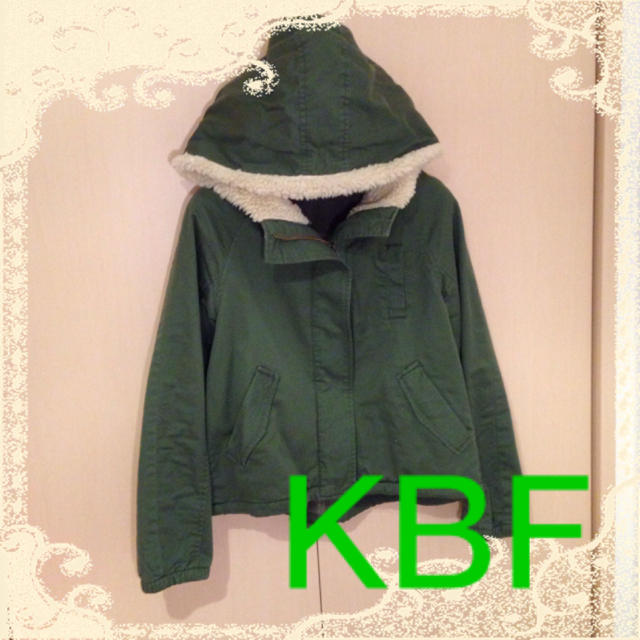 KBF(ケービーエフ)のKBF ショートモッズコート レディースのジャケット/アウター(モッズコート)の商品写真