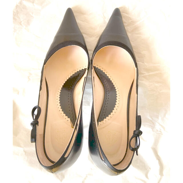 Rebecca Taylor(レベッカテイラー)のレベッカテイラー　黒パンプス　リボン付き　オフィス　通勤 レディースの靴/シューズ(ハイヒール/パンプス)の商品写真
