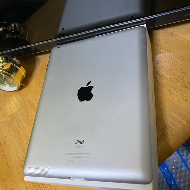 iPad(アイパッド)の完動品　iPad3 大容量64GB  WIFIモデル　アイパッド　第3世代 スマホ/家電/カメラのPC/タブレット(タブレット)の商品写真