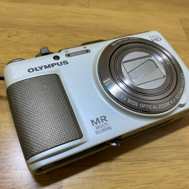 OLYMPUS(オリンパス)のOLYMPUS SH-25MR ホワイト スマホ/家電/カメラのカメラ(コンパクトデジタルカメラ)の商品写真