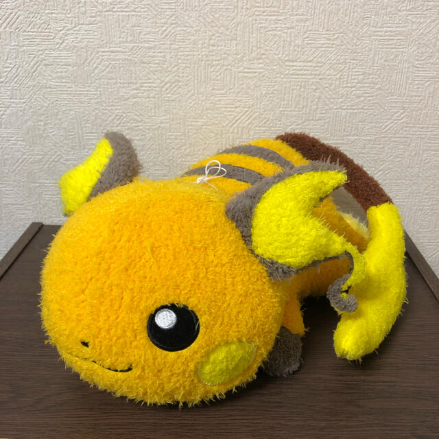 ポケモン(ポケモン)の新品  ポケモン ライチュウ くつろぎタイム  でっかい ぬいぐるみ エンタメ/ホビーのおもちゃ/ぬいぐるみ(ぬいぐるみ)の商品写真