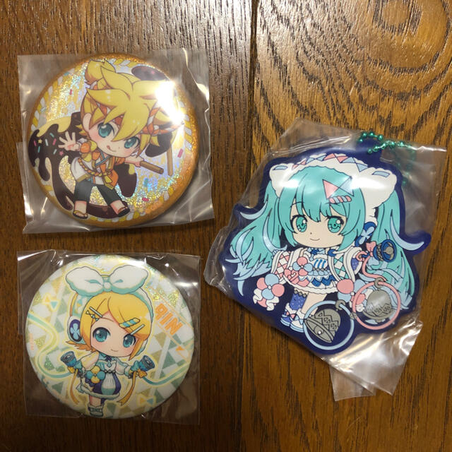 初音ミクあそーと 鏡音リン 鏡音レン 缶バッジ ラバスト エンタメ/ホビーのアニメグッズ(バッジ/ピンバッジ)の商品写真