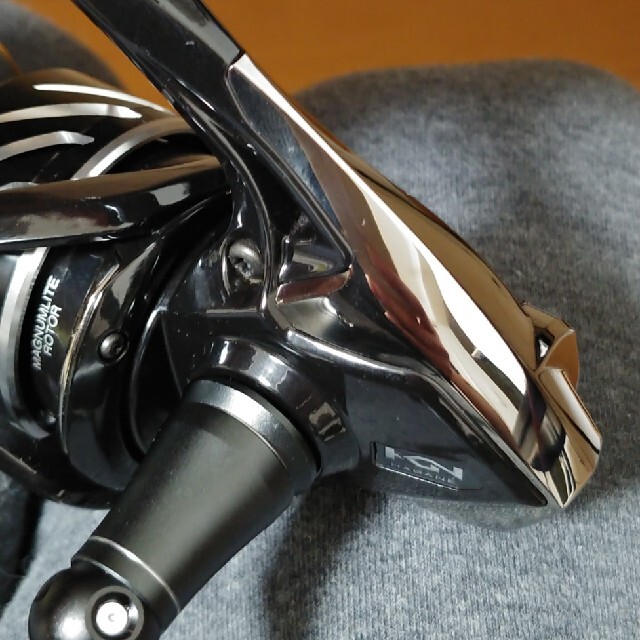 SHIMANO - シマノ サステイン 4000xg ライトショアジギ ング シーバス