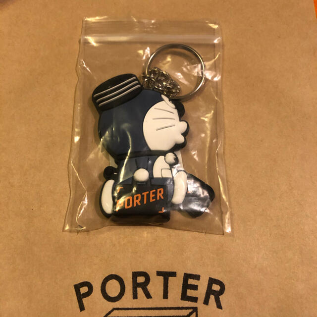 PORTER(ポーター)の新品★ドラえもん★ポーター★PORTER★横向き★ネイビー★キーホルダー エンタメ/ホビーのアニメグッズ(キーホルダー)の商品写真