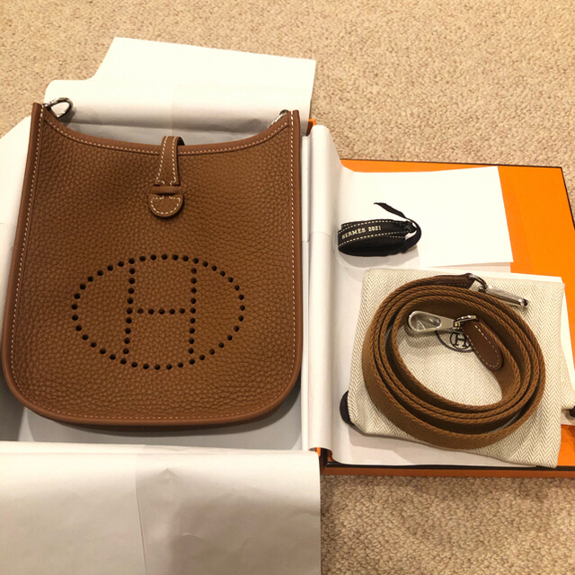 新品未使用　Hermes エルメス エブリン TPM  ゴールド　ミニエブリン