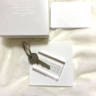 マルタンマルジェラ(Maison Martin Margiela)の＊本日のみ値下げ＊MAISON MARGIELA＊シルバーレジン　キーチェーン(キーホルダー)