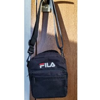 フィラ(FILA)の専用‼️FILA ショルダーバッグ　黒色(ショルダーバッグ)