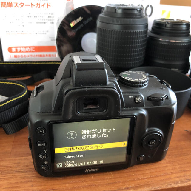 Nikon D3000 ダブルズームキット ショット数約6700 - デジタル一眼