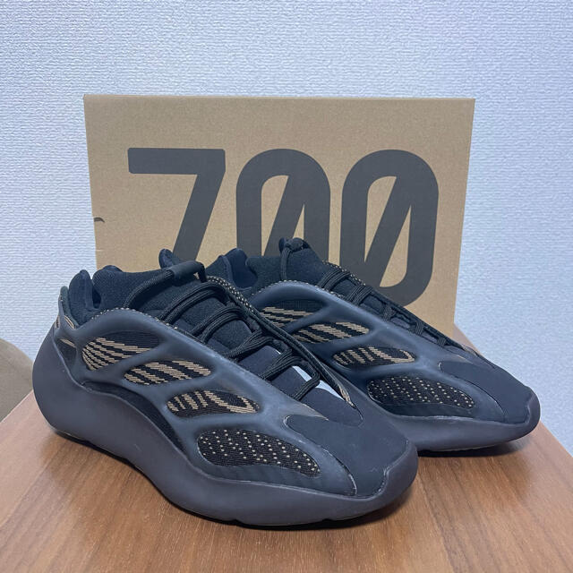 adidas yeezy boost 700V3 CLAY BROWN 26.5