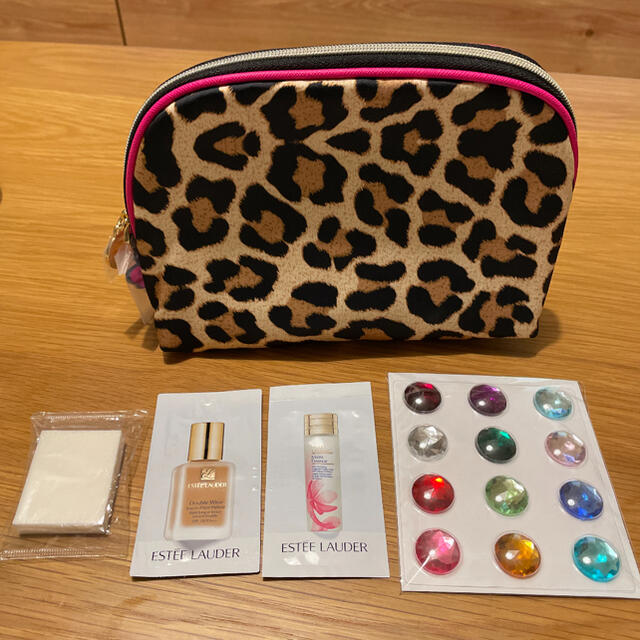 Estee Lauder(エスティローダー)の【新品】エスティーローダー ノベルティー ポーチ レディースのファッション小物(ポーチ)の商品写真