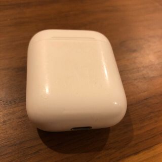 アップル(Apple)のAirPods Apple 純正 中古  シール付き(ヘッドフォン/イヤフォン)