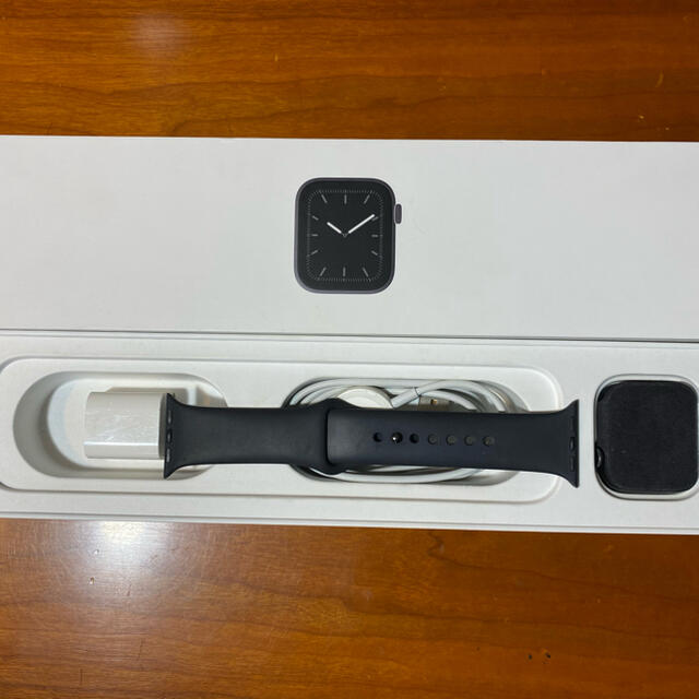 Apple Watch(アップルウォッチ)のApple Watch Series 5 40mm gps space gray メンズの時計(腕時計(デジタル))の商品写真