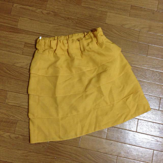 イエローフリルペプラムスカート レディースのスカート(ひざ丈スカート)の商品写真