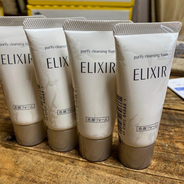 ELIXIR(エリクシール)の資生堂 エリクシールホワイト クレンジングフォーム J(35g) コスメ/美容のスキンケア/基礎化粧品(洗顔料)の商品写真