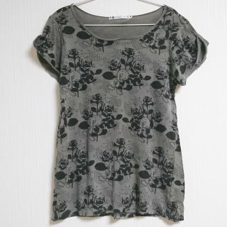 ユニクロ(UNIQLO)のUNIQLO ユニクロ コラボ トゥイーティー 半袖 Tシャツ 薔薇 バラ(Tシャツ(半袖/袖なし))