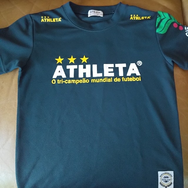 ATHLETA(アスレタ)の美品・アスレタ　140　Tシャツ ２枚 スポーツ/アウトドアのサッカー/フットサル(ウェア)の商品写真