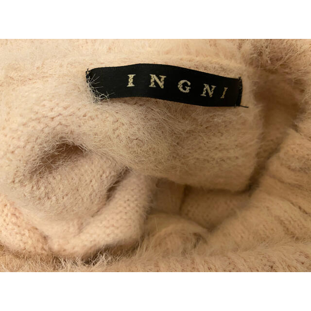 INGNI(イング)のINGNI 肩出しニット　ピンク レディースのトップス(ニット/セーター)の商品写真