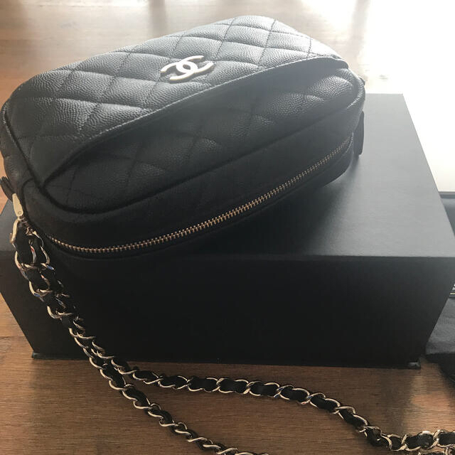 CHANEL(シャネル)の2/16まで出品　シャネル　CHANEL カメラケース　チェーンポシェット　美品 レディースのファッション小物(ポーチ)の商品写真