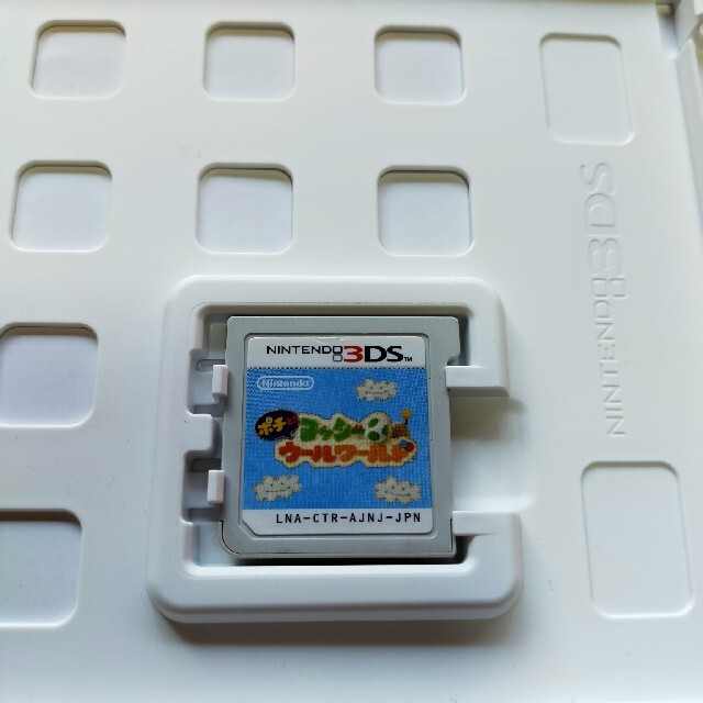 ニンテンドー3DS(ニンテンドー3DS)のポチと！ ヨッシーウールワールド 3DS エンタメ/ホビーのゲームソフト/ゲーム機本体(携帯用ゲームソフト)の商品写真