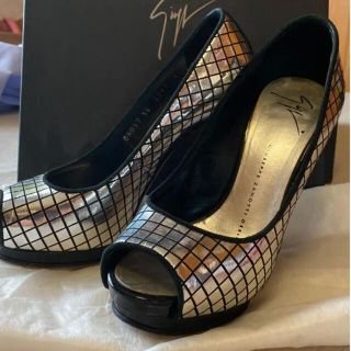 Giuseppe Zanotti Design(ハイヒール/パンプス)のフリマ Giuseppe Zanotti Design(ハイヒール/パンプス)のフリマ