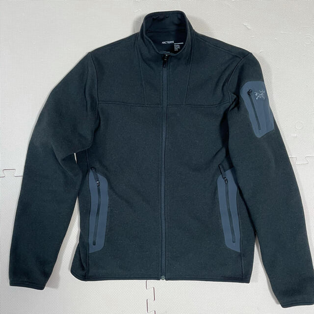 ARC'TERYX(アークテリクス)のARC’TERYX Covert Cardigan Mサイズ ブラック メンズのジャケット/アウター(その他)の商品写真