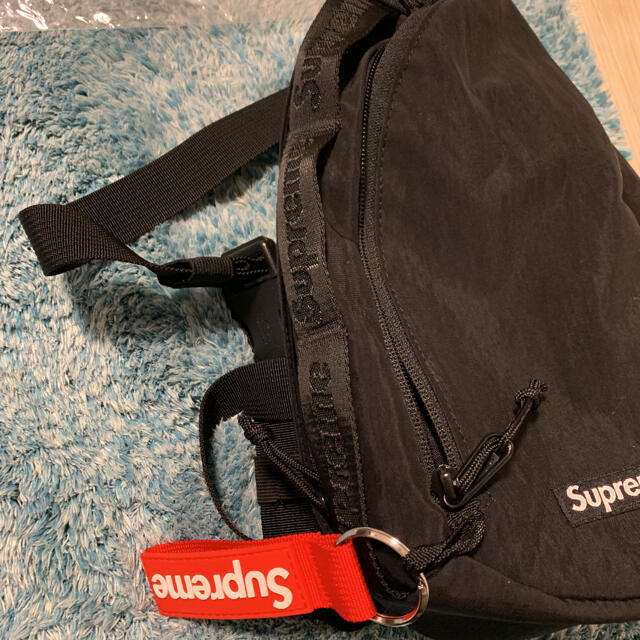 supreme sling bag webbing keychain 1
