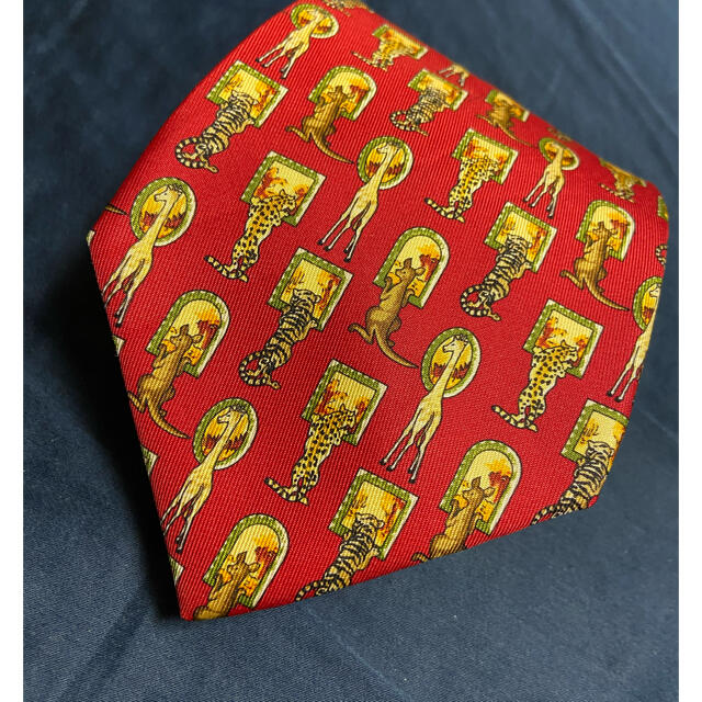 Salvatore Ferragamo(サルヴァトーレフェラガモ)のサルバトーレフェラガモ 動物柄 イタリア製　高級ネクタイ　4 メンズのファッション小物(ネクタイ)の商品写真