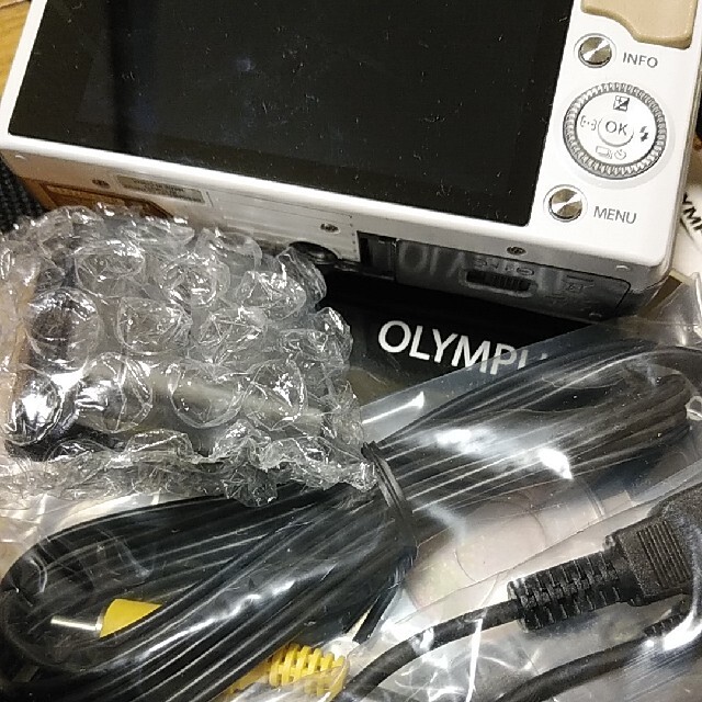 OLYMPUS＊PEN mini E-PM2 ホワイト kenkoフィルタ付 3
