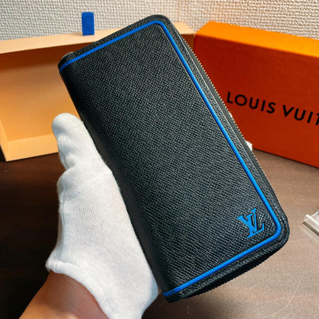 LOUIS VUITTON - 新品同様 ルイヴィトン タイガ ヴェルティカル ブラック×ブルー M30070の通販 by ゆぅちゃん⭐︎'s