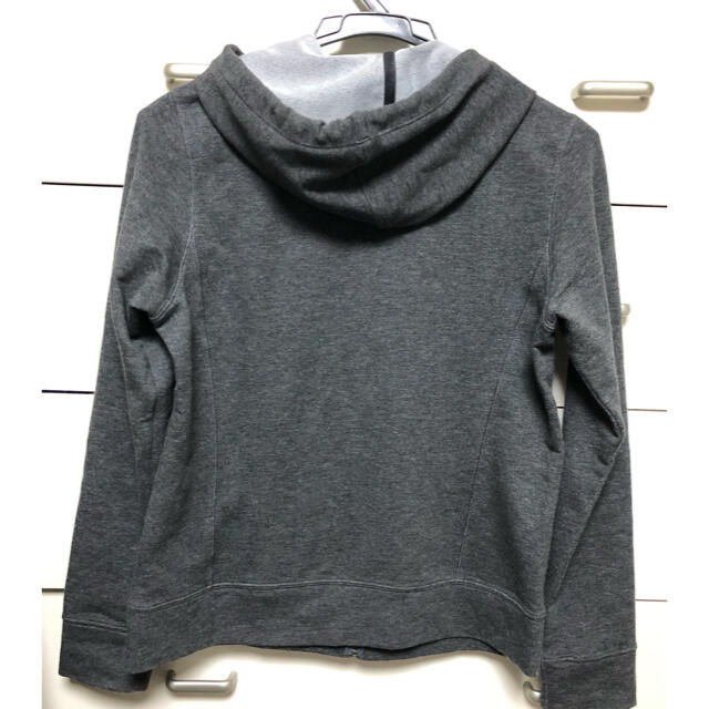 UNIQLO(ユニクロ)の美品！UNIQLO DRY SWEAT SHIRT  パーカー レディースのトップス(パーカー)の商品写真